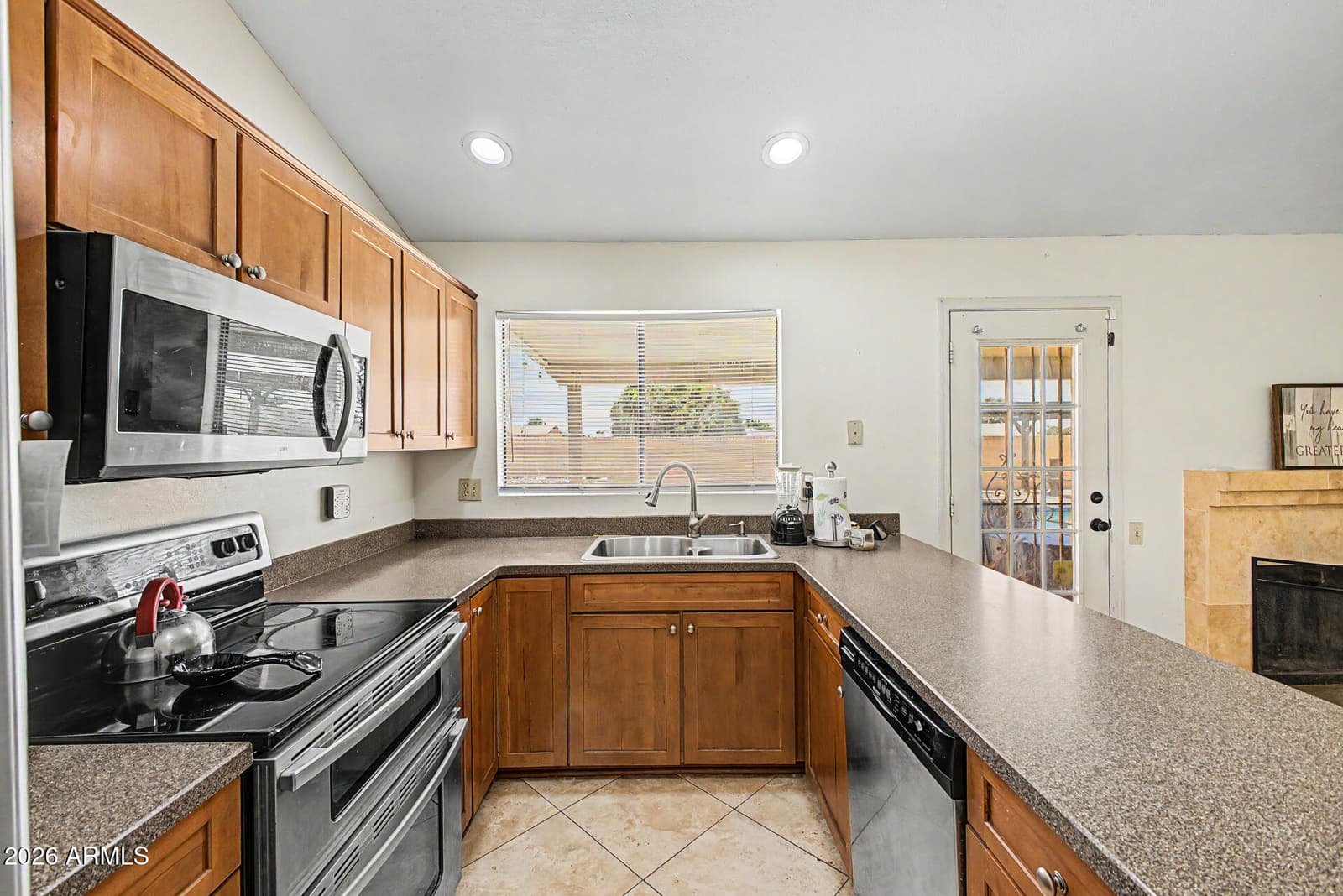 5423 E ELLIS Street, Mesa, AZ 85205 — photo 13 of 30