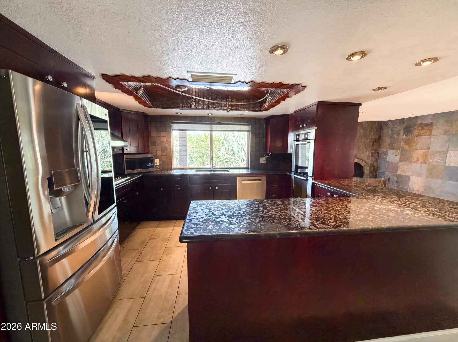 2244 E Nicolet Avenue, Phoenix, AZ 85020 — photo 2 of 33