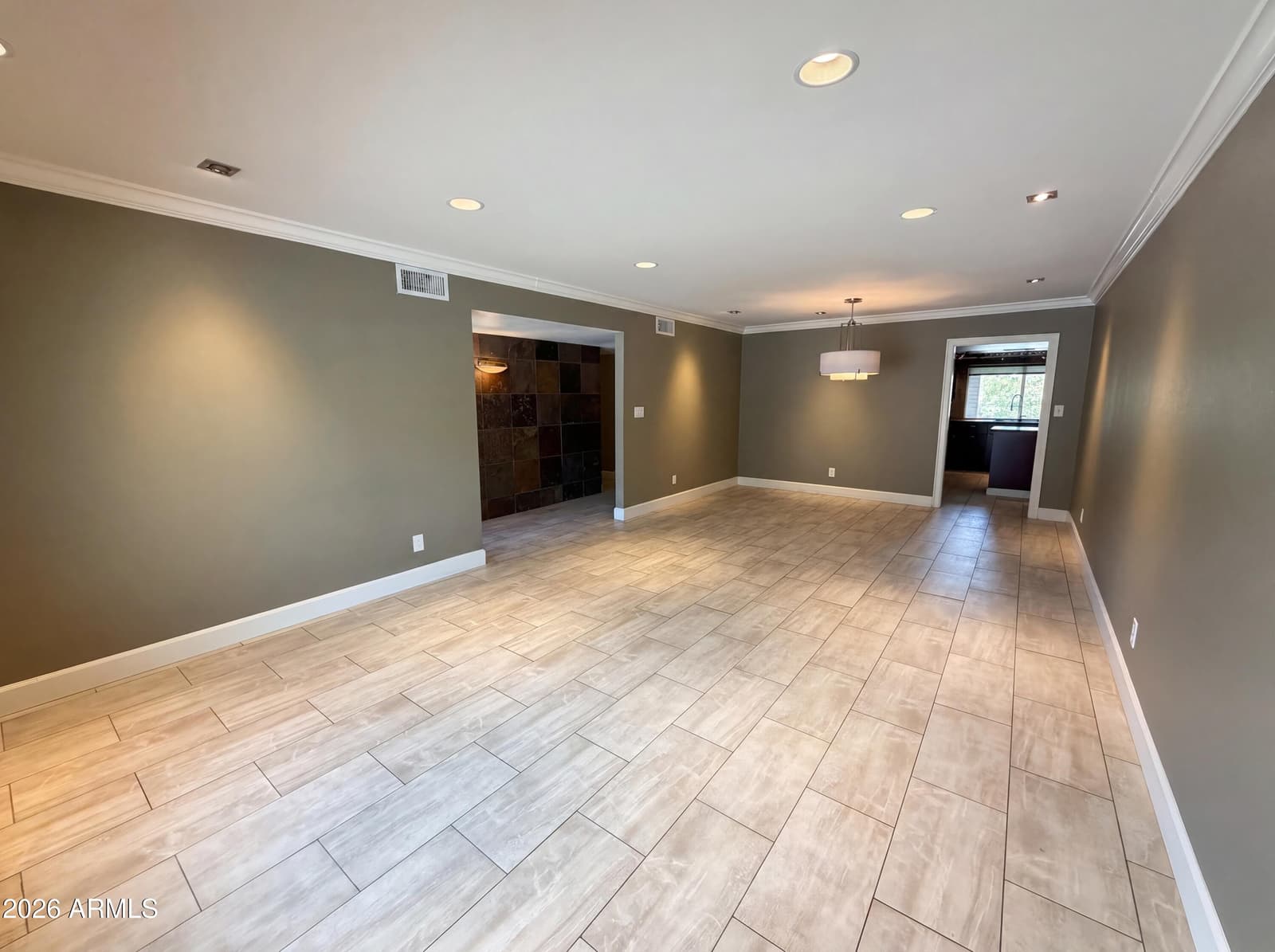 2244 E Nicolet Avenue, Phoenix, AZ 85020 — photo 8 of 33