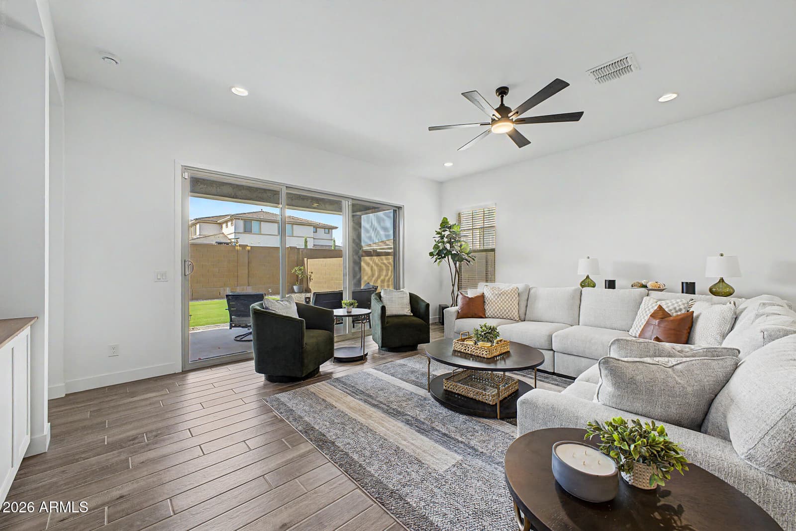 8432 W SOLANO Drive, Glendale, AZ 85305 — photo 10 of 45