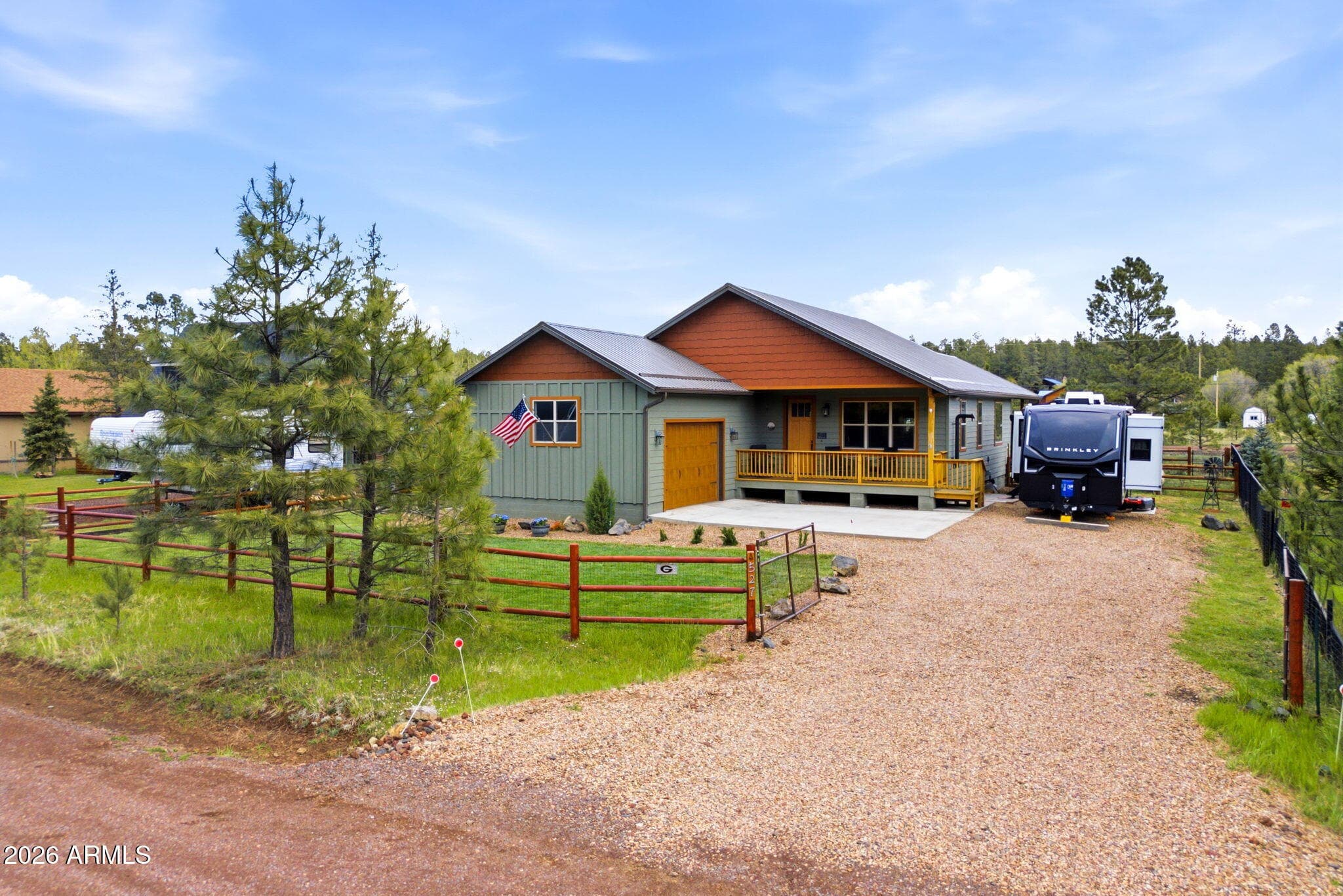 527 N SKYLANE Road, Pinetop, AZ 85935 — photo 1 of 33
