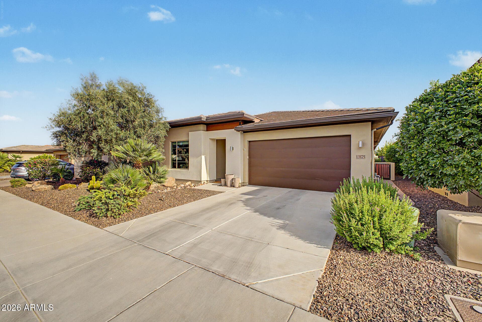 13175 W LONE TREE Trail, Peoria, AZ 85383 — photo 3 of 63