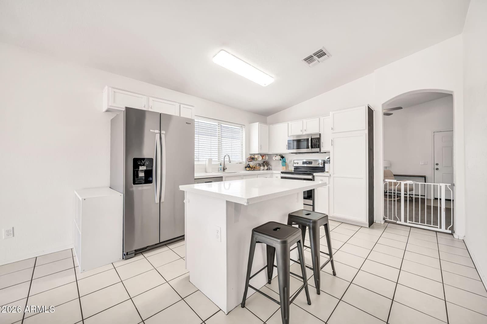 6226 W ILLINI Street, Phoenix, AZ 85043 — photo 8 of 18