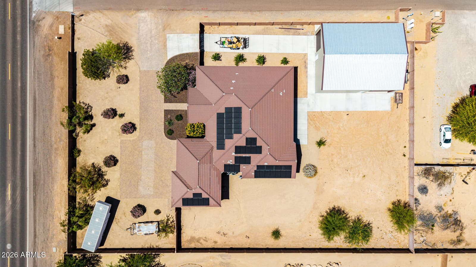 2639 W Lavitt Lane, Phoenix, AZ 85086 — photo 12 of 51