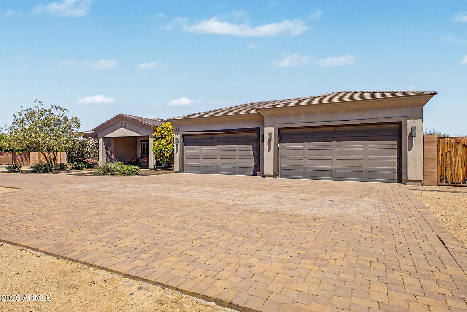 2639 W Lavitt Lane, Phoenix, AZ 85086 — photo 7 of 51