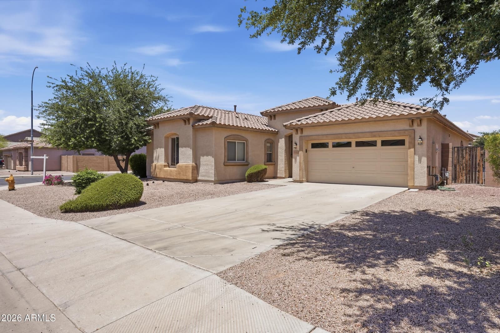 4216 E County Down Drive, Chandler, AZ 85249 — photo 2 of 42