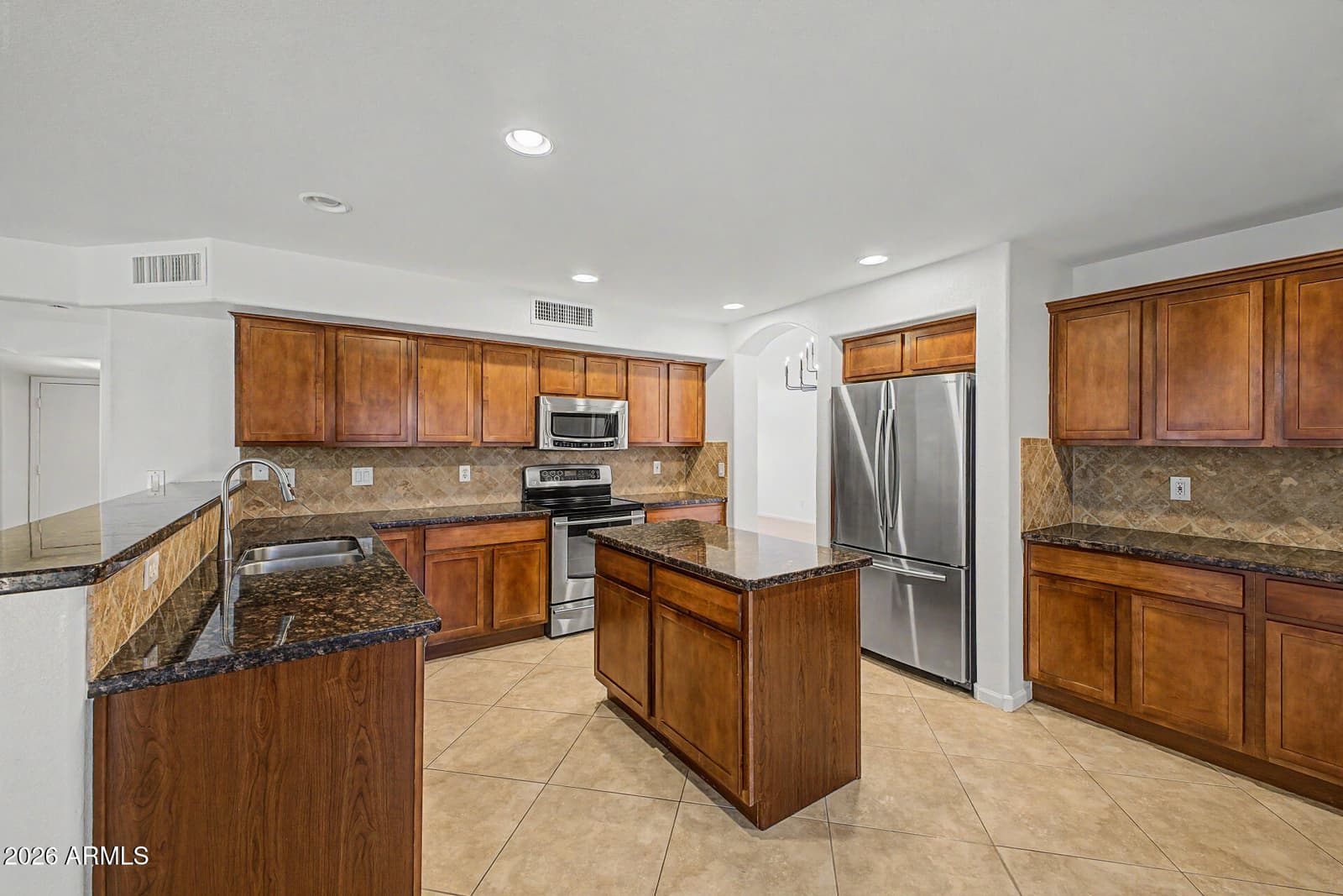 8805 W ALEX Avenue, Peoria, AZ 85382 — photo 8 of 10