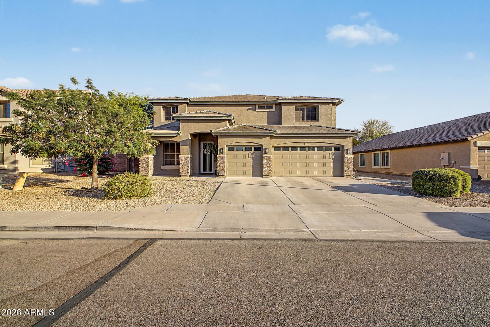 3213 W PLEASANT Lane, Phoenix, AZ 85041 — photo 3 of 65