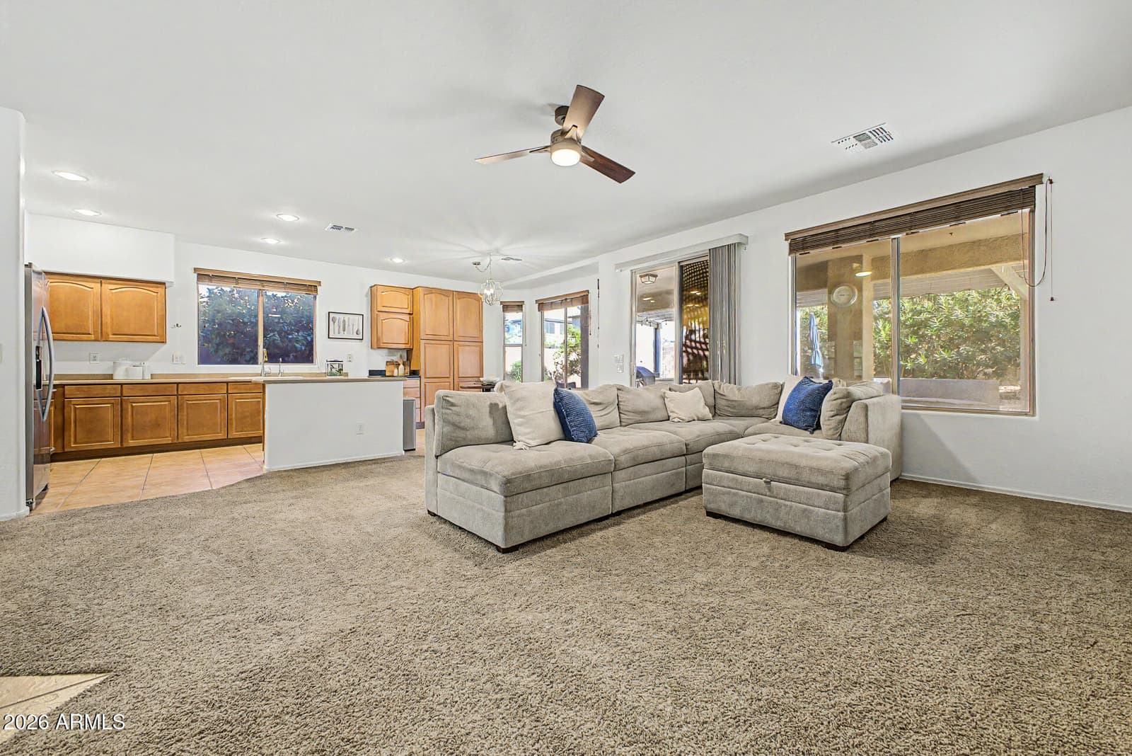 3213 W PLEASANT Lane, Phoenix, AZ 85041 — photo 13 of 65