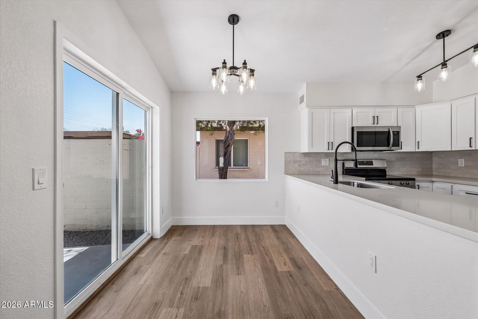 824 W MALIBU Drive, Tempe, AZ 85282 — photo 10 of 34