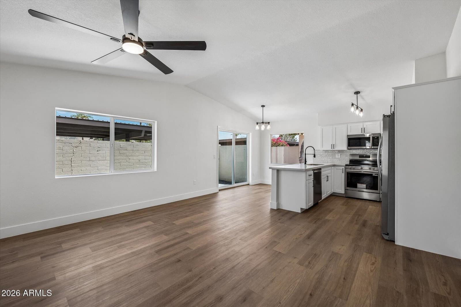824 W MALIBU Drive, Tempe, AZ 85282 — photo 11 of 34