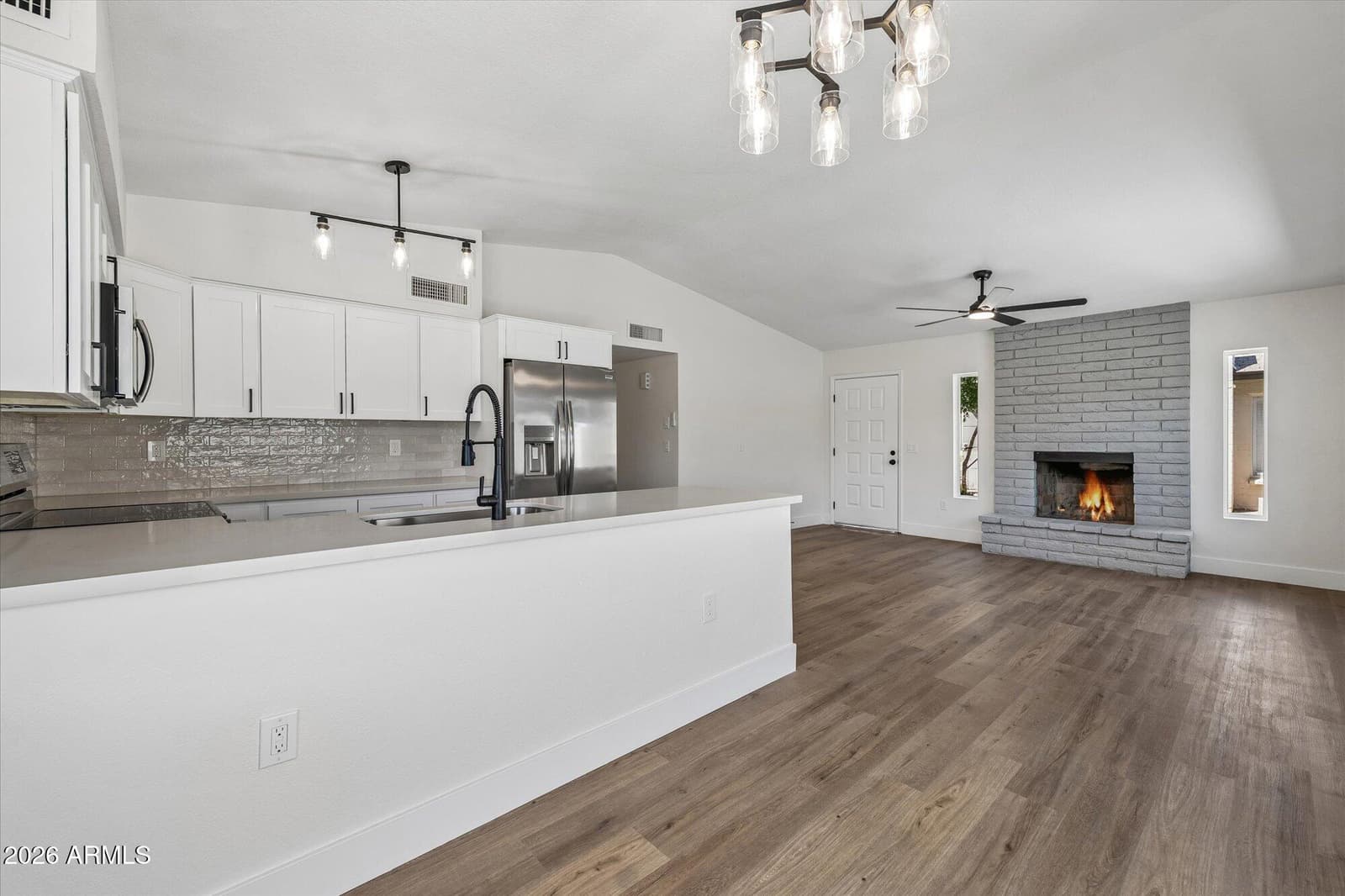 824 W MALIBU Drive, Tempe, AZ 85282 — photo 5 of 34