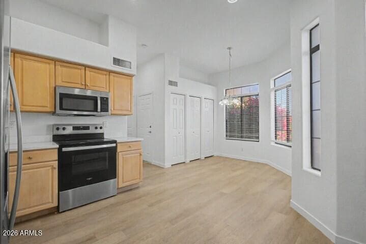 18816 N 3RD Avenue, Phoenix, AZ 85027 — photo 10 of 36