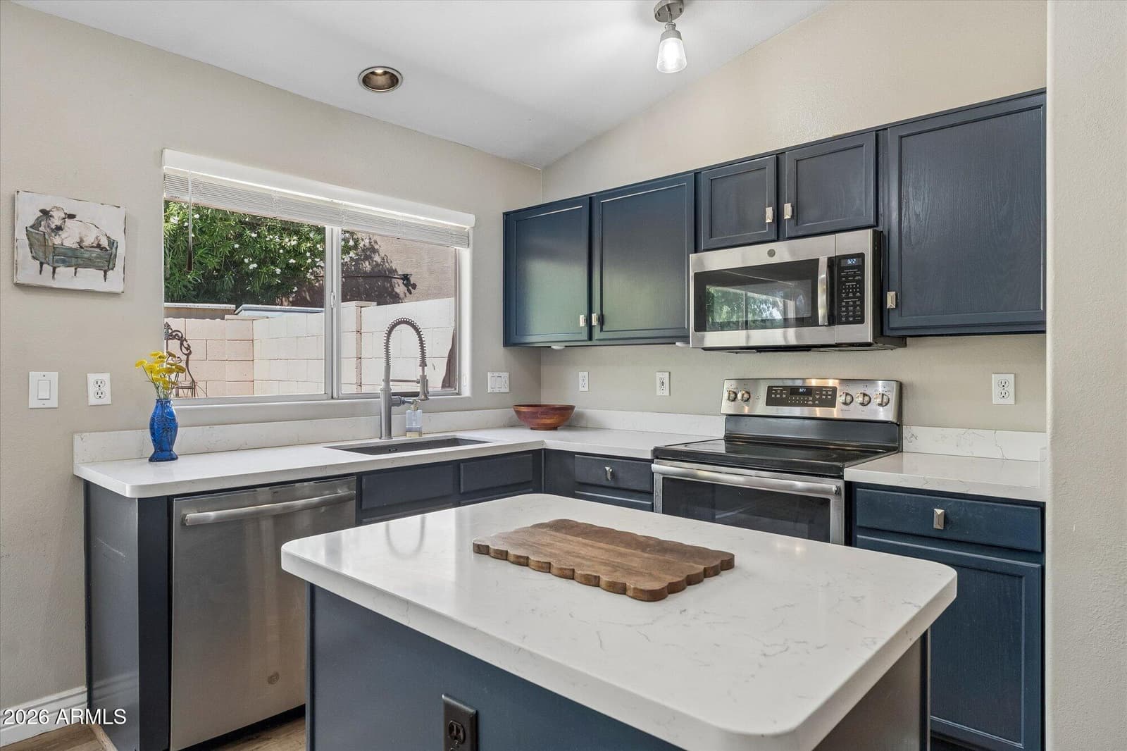 1630 S OAK Street, Gilbert, AZ 85233 — photo 12 of 31