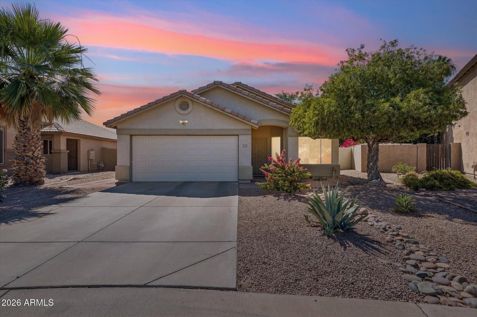 1630 S OAK Street, Gilbert, AZ 85233 — photo 1 of 31