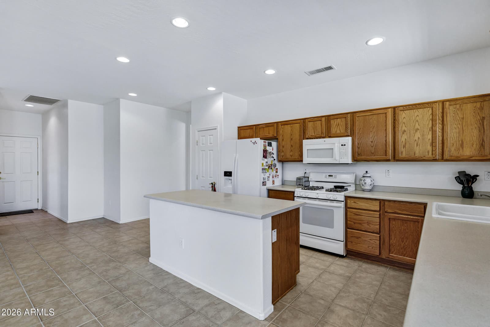 17810 W CANTO BONITO Lane, Surprise, AZ 85387 — photo 11 of 37