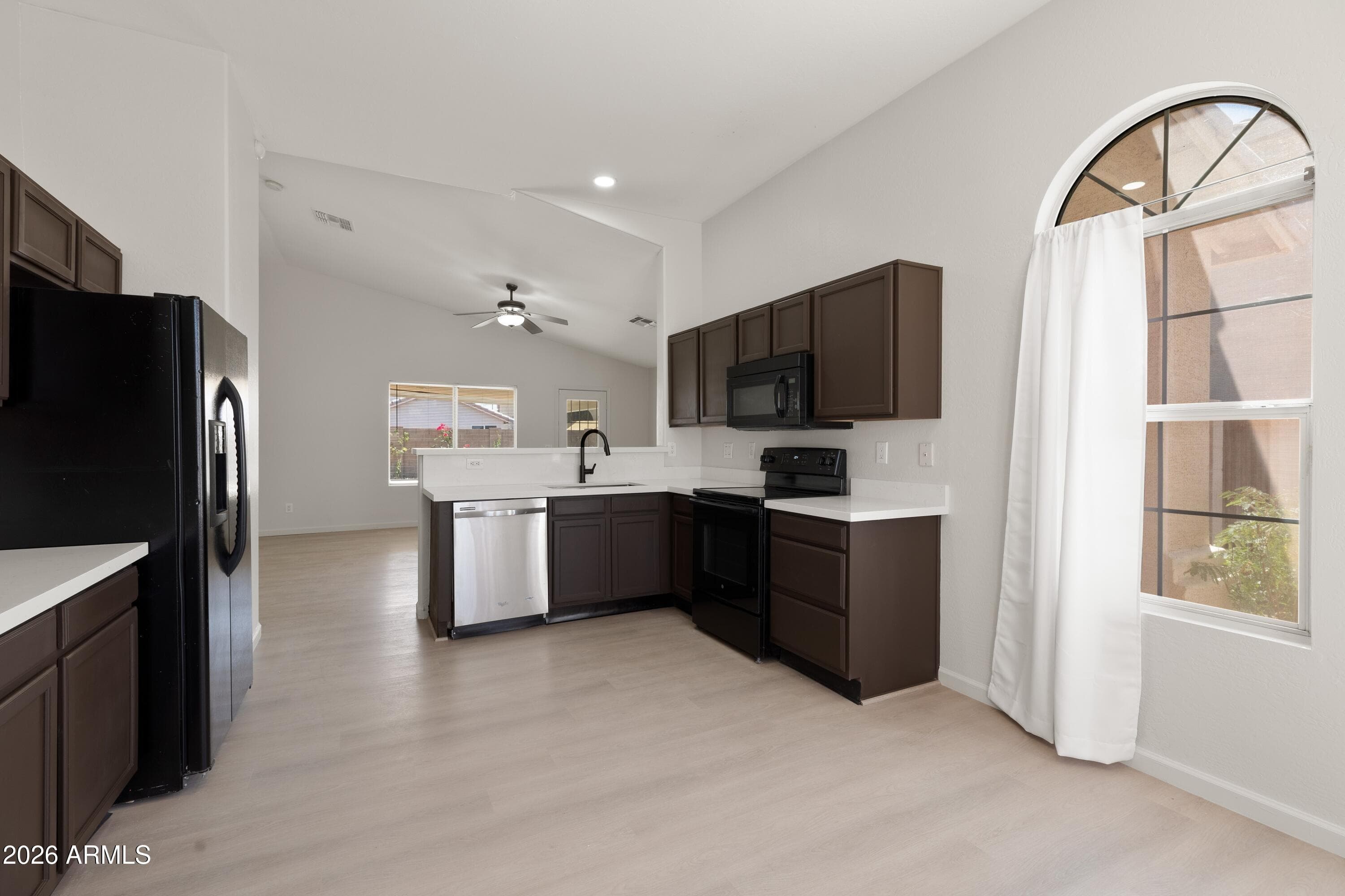 11045 W Augusta Avenue, Glendale, AZ 85307 — photo 5 of 44