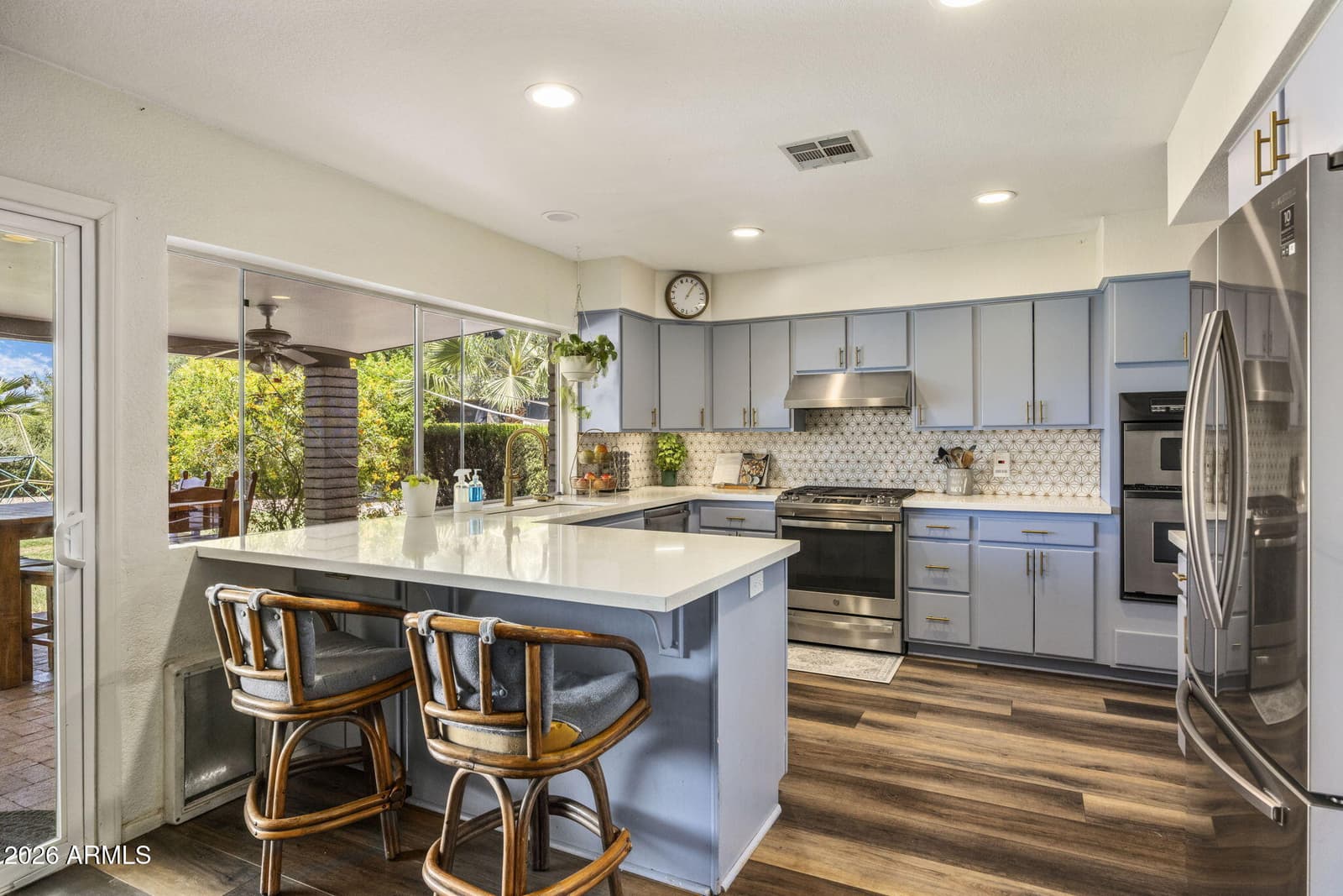 52 W THUNDERBIRD Road, Phoenix, AZ 85023 — photo 13 of 37