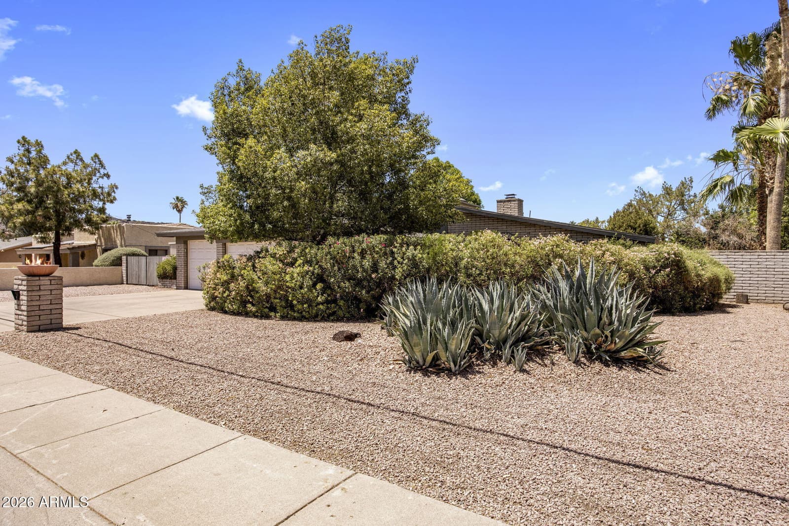 52 W THUNDERBIRD Road, Phoenix, AZ 85023 — photo 34 of 37