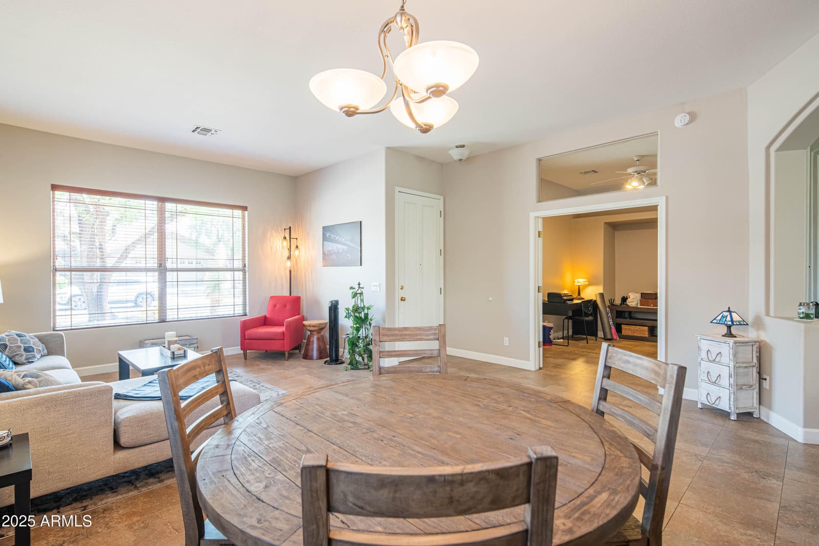 4374 E LARIAT Lane, Phoenix, AZ 85050 — photo 10 of 61