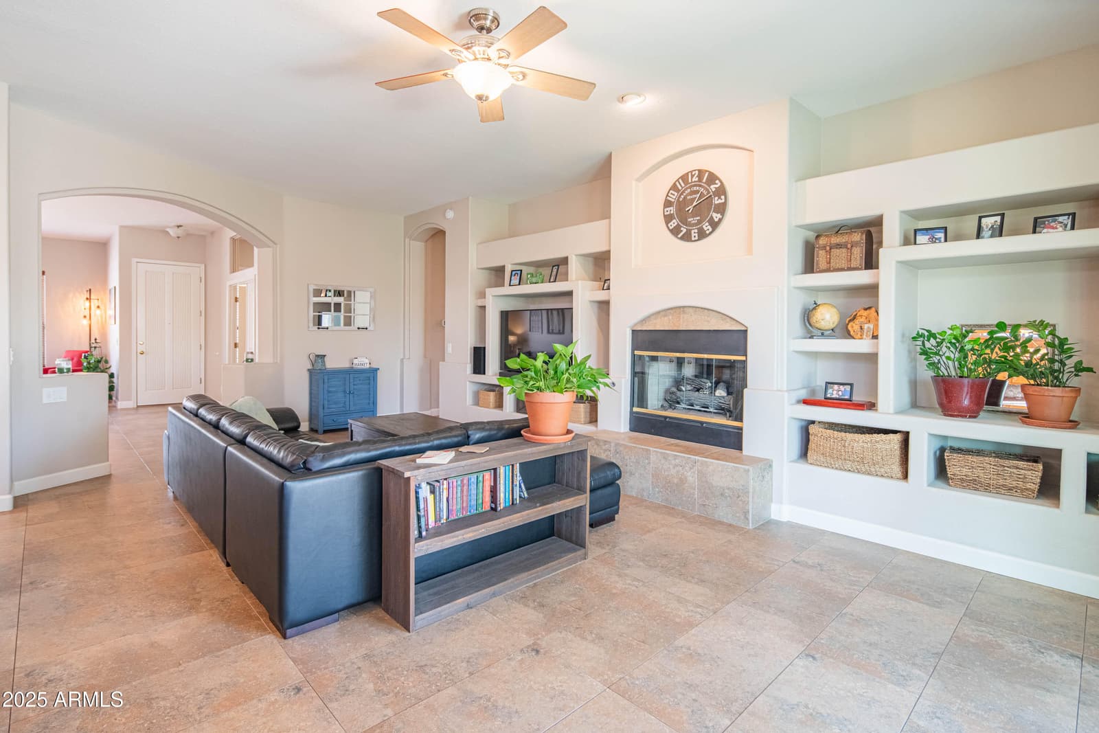4374 E LARIAT Lane, Phoenix, AZ 85050 — photo 21 of 61