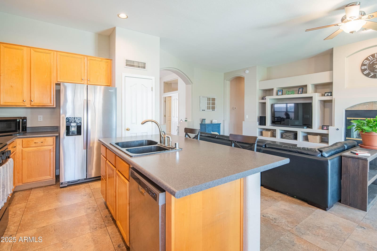 4374 E LARIAT Lane, Phoenix, AZ 85050 — photo 30 of 61