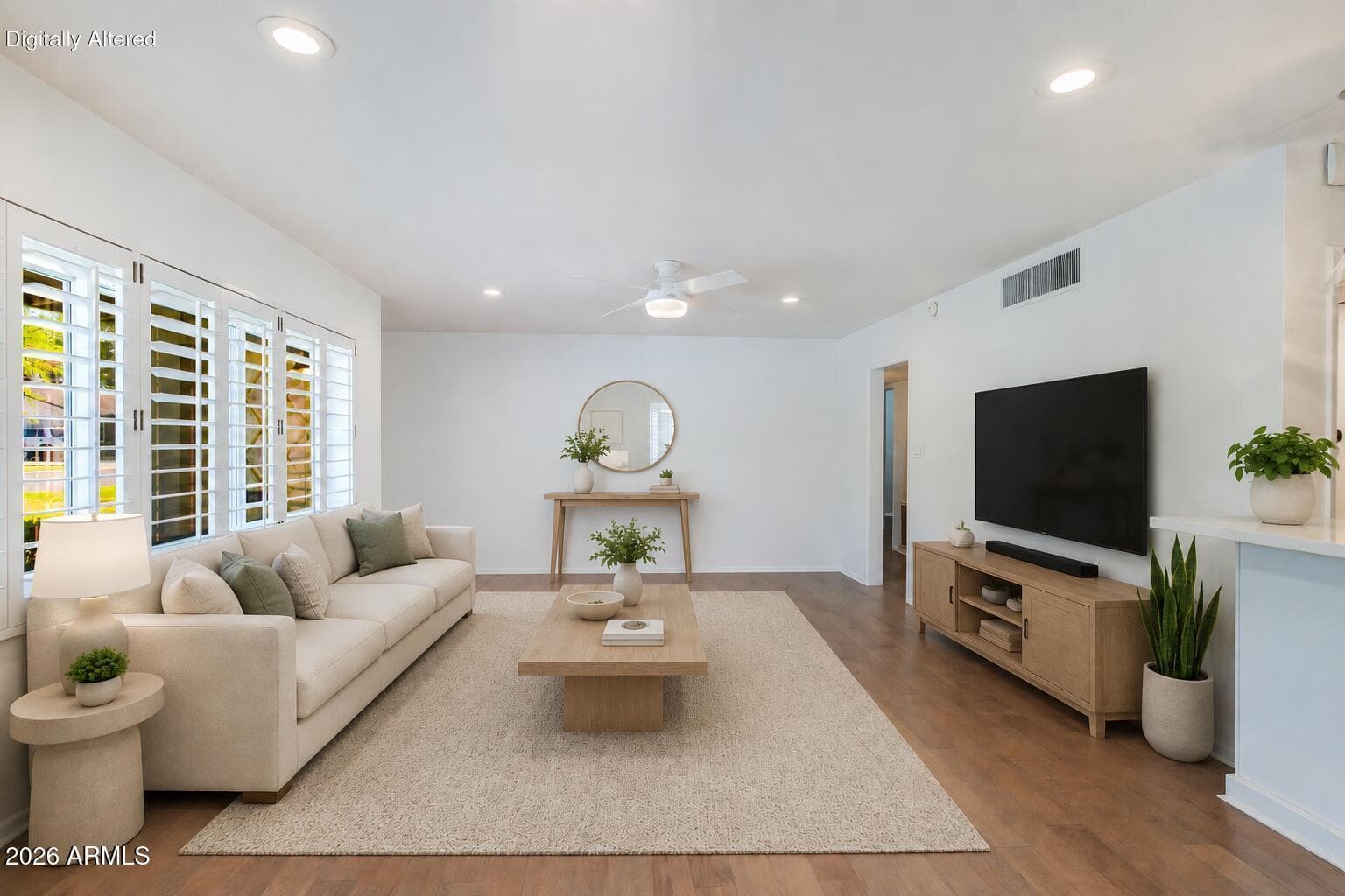 4645 E CAMBRIDGE Avenue, Phoenix, AZ 85008 — photo 6 of 29