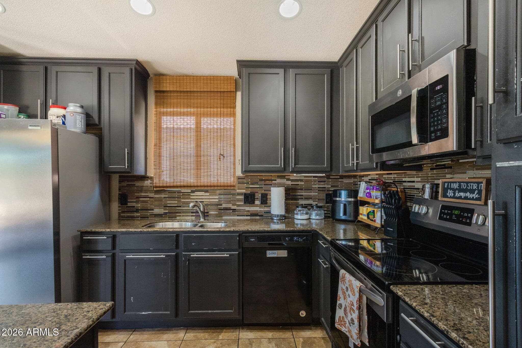 700 HAYES Drive, Sierra Vista, AZ 85635 — photo 8 of 37