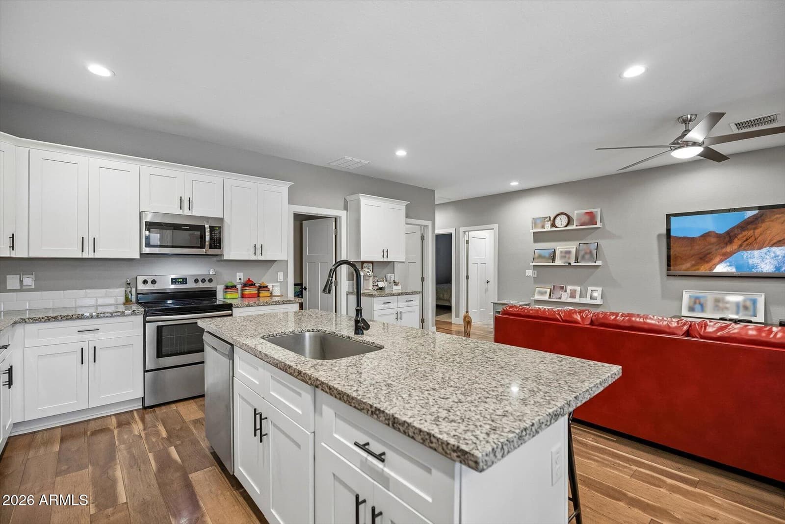 4931 S 11TH Place, Phoenix, AZ 85040 — photo 5 of 15