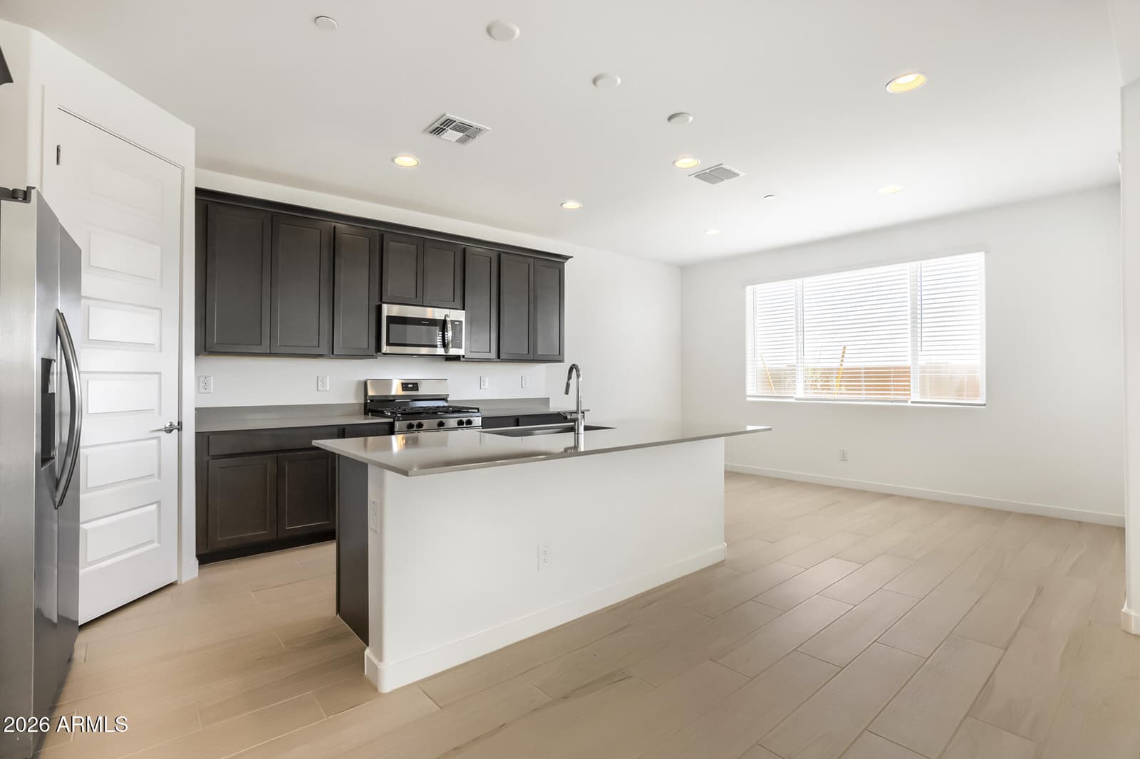 12002 W CALLE DE POMPAS, Peoria, AZ 85383 — photo 5 of 21