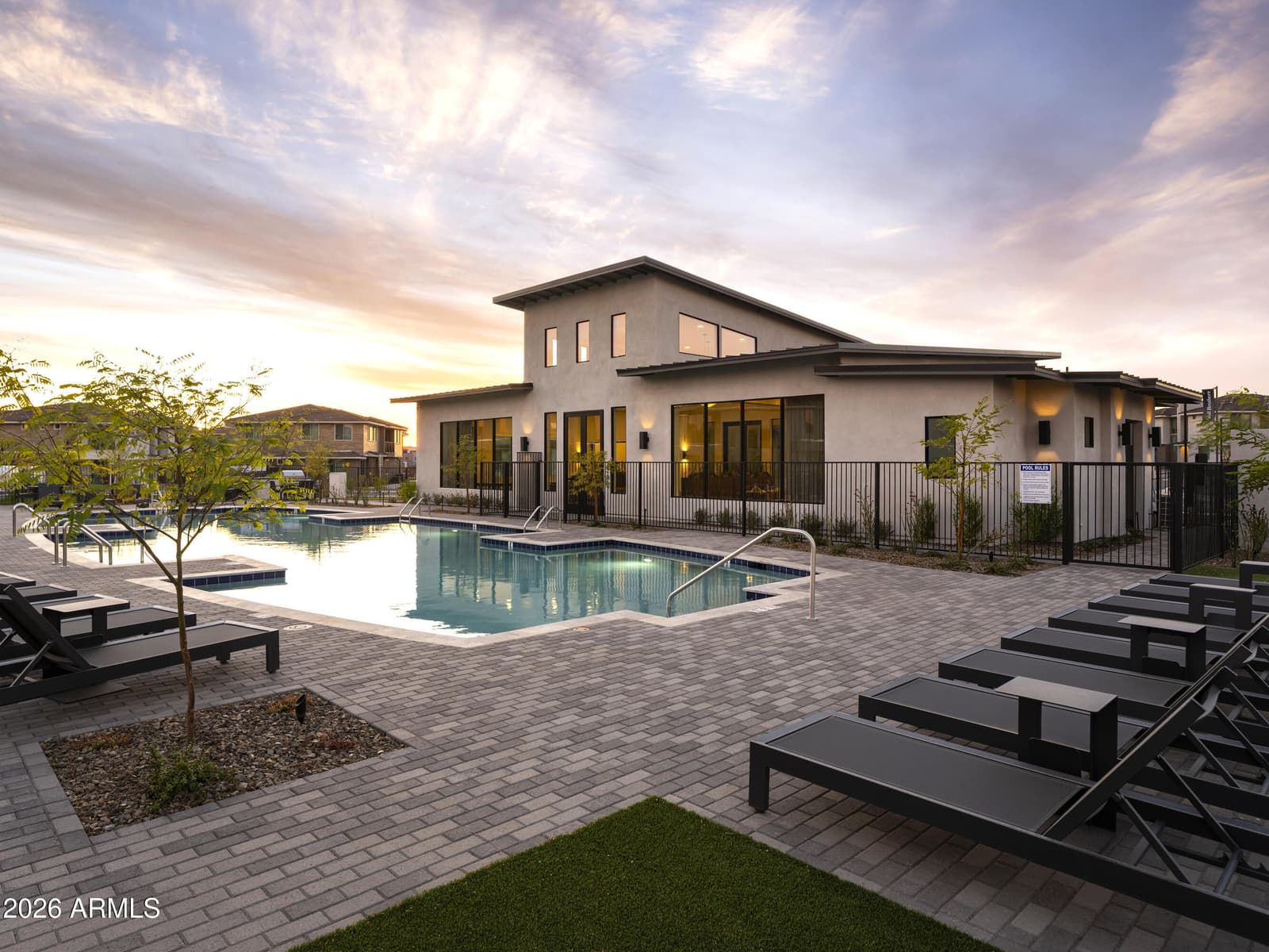 2121 W SONORAN DESERT Drive 140, Phoenix, AZ 85085