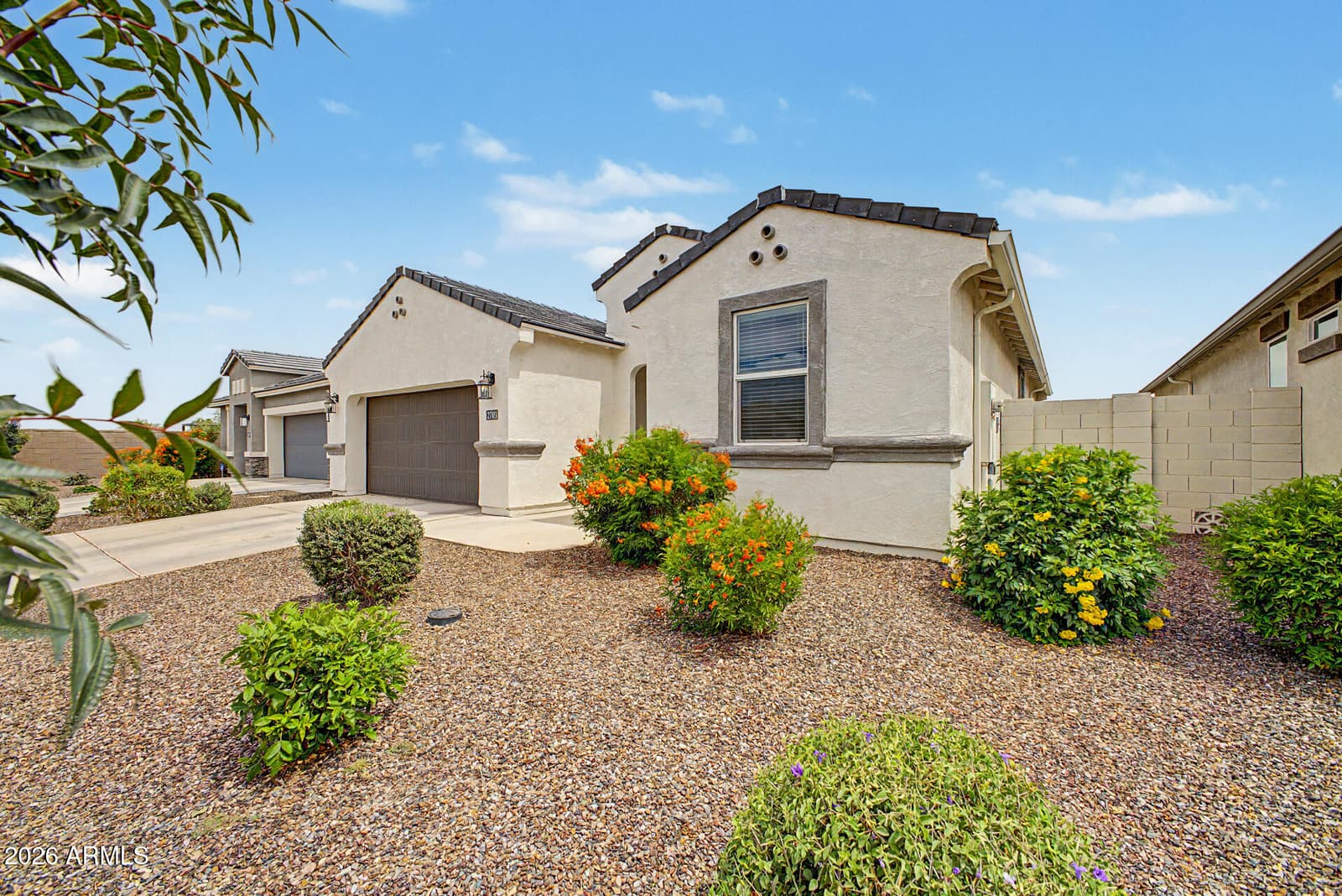 2703 W SEAVER Avenue, Apache Junction, AZ 85120 — photo 3 of 39