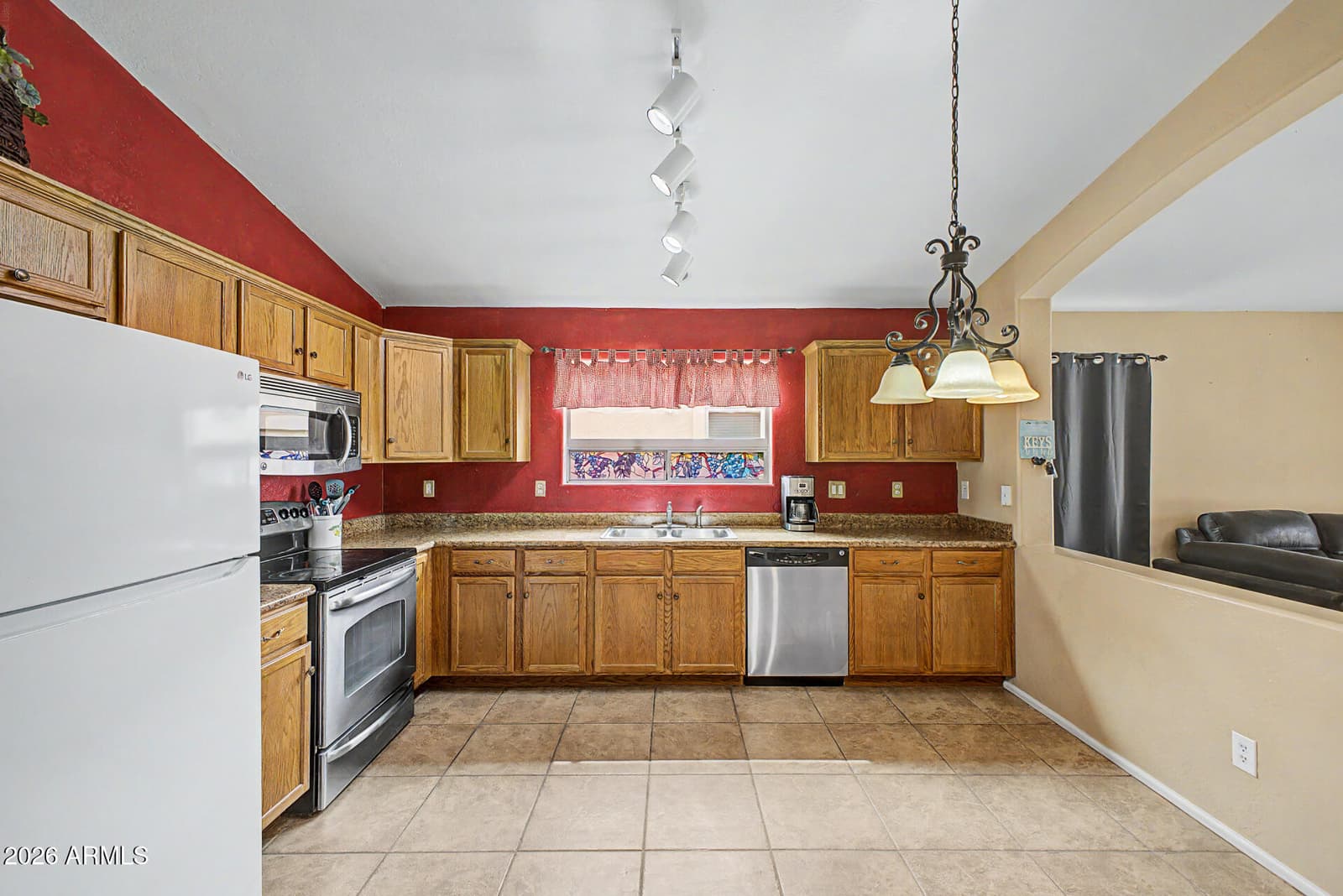 642 W MESQUITE TREE Lane, San Tan Valley, AZ 85143 — photo 10 of 20
