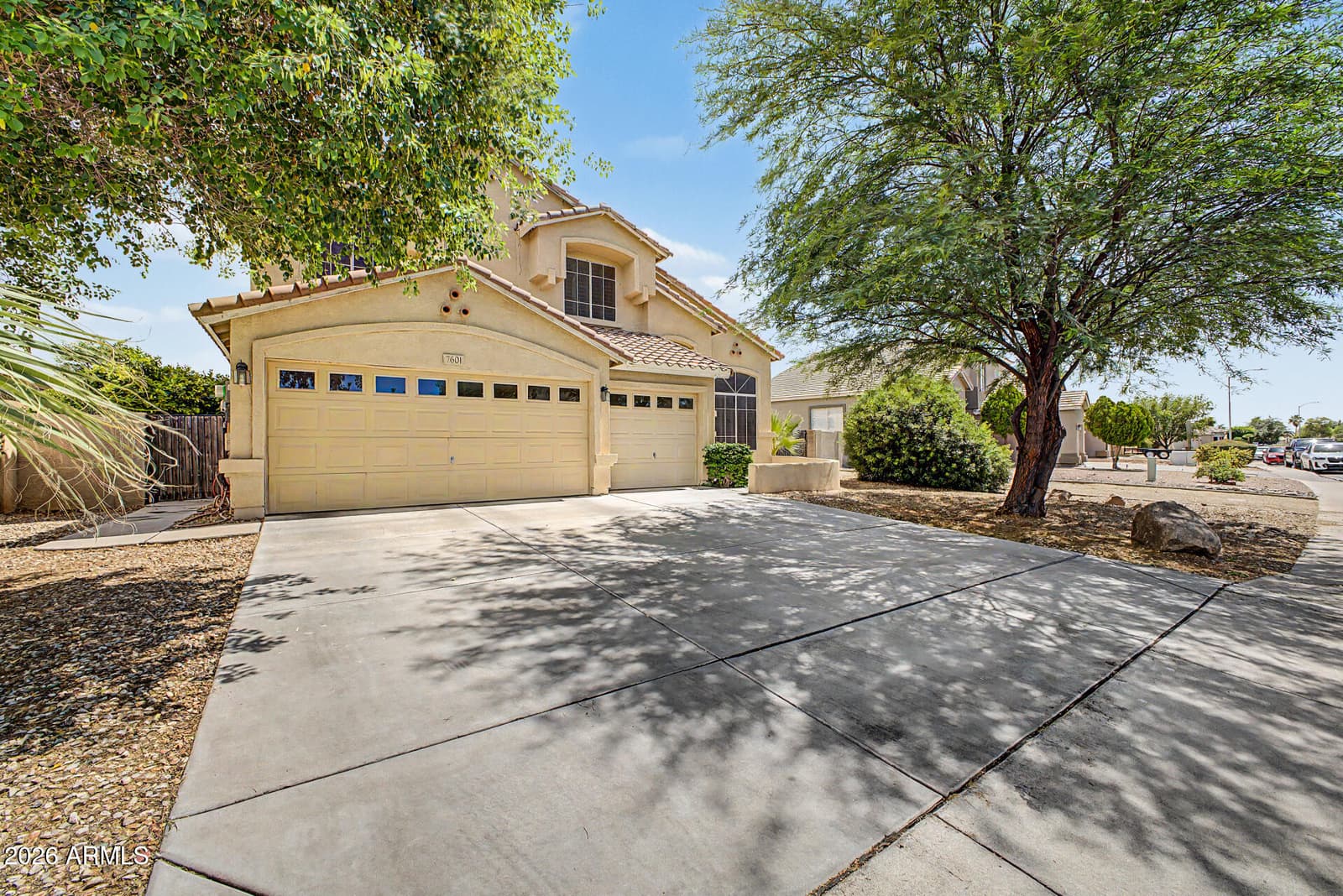 7601 W STATE Avenue, Glendale, AZ 85303 — photo 2 of 43