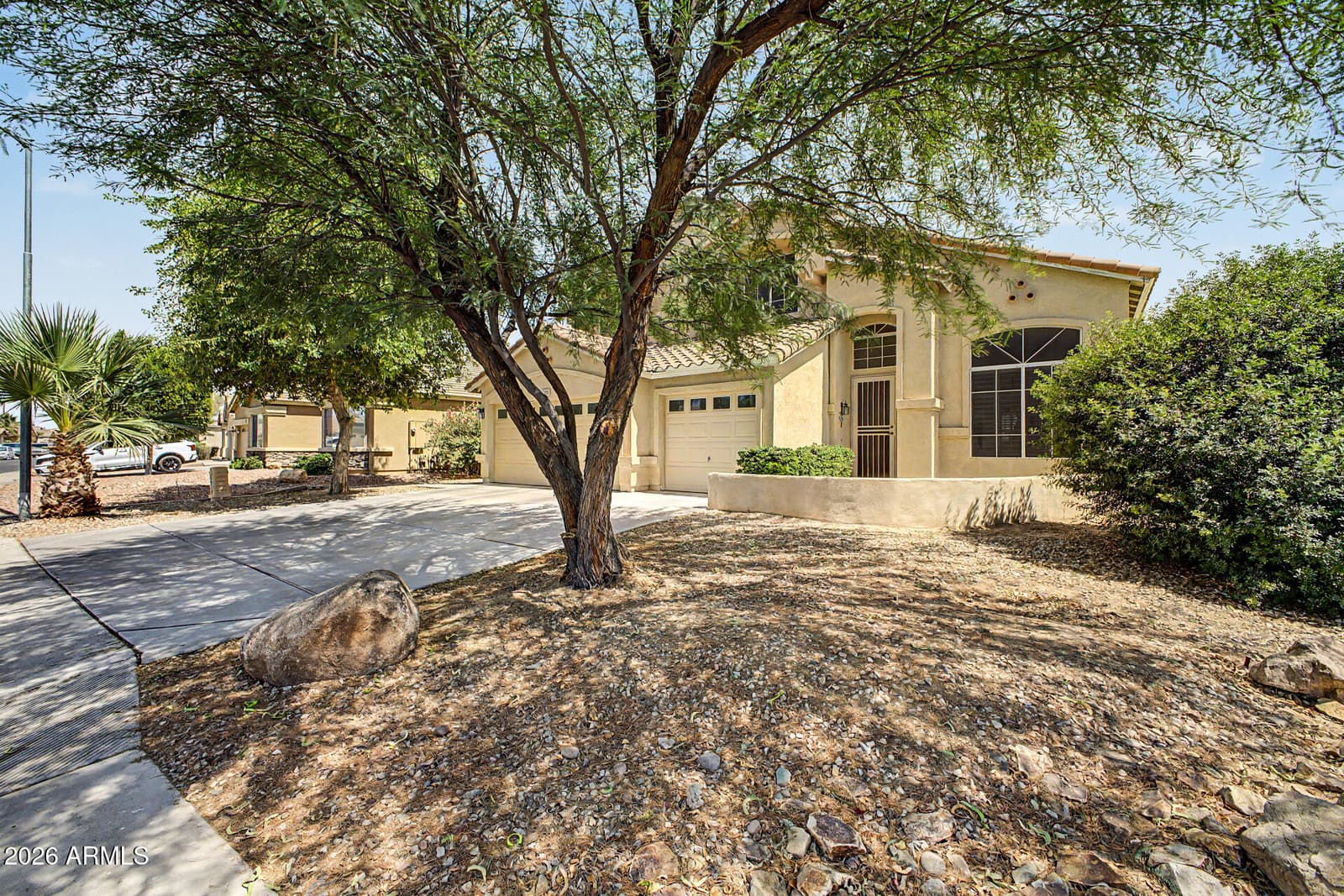 7601 W STATE Avenue, Glendale, AZ 85303 — photo 3 of 43