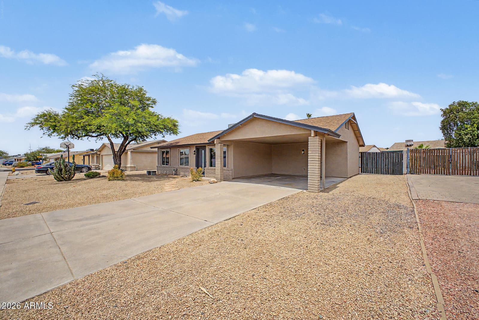 908 W MONTOYA Lane, Phoenix, AZ 85027 — photo 5 of 38