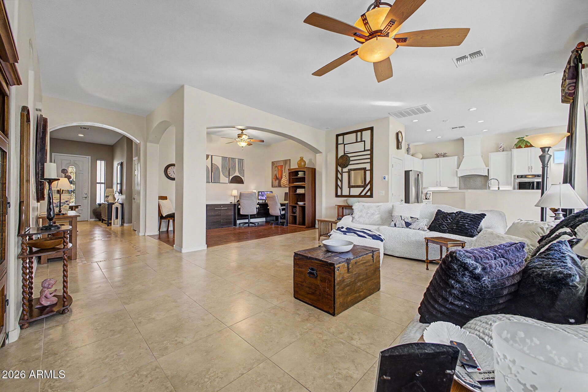 8714 W MORTEN Avenue, Glendale, AZ 85305 — photo 10 of 40