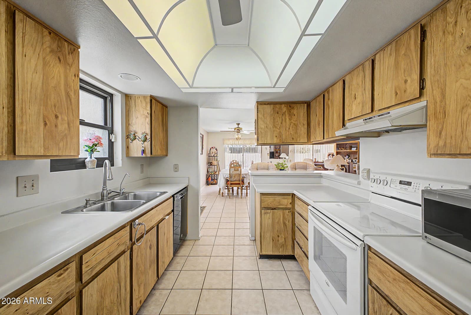 26417 S SHERBROOK Drive, Sun Lakes, AZ 85248 — photo 10 of 29