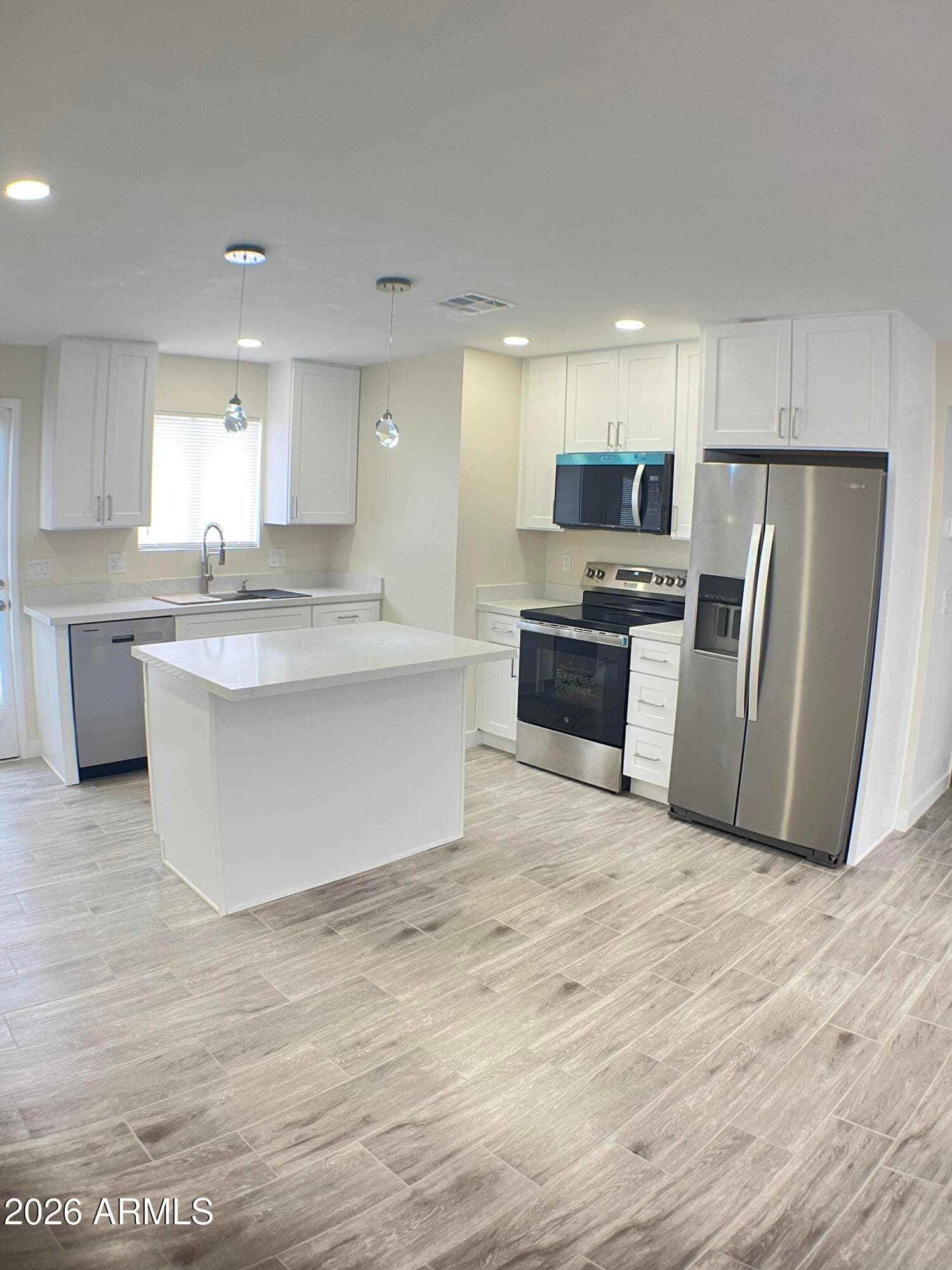 4503 N 26TH Drive, Phoenix, AZ 85017 — photo 4 of 36