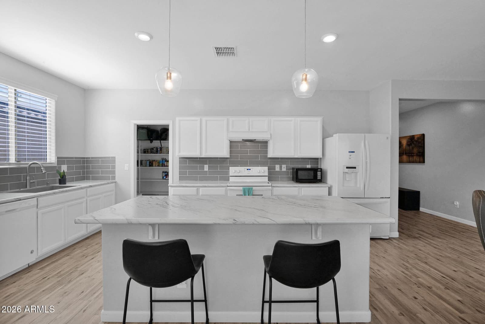1818 E GROVE Street, Phoenix, AZ 85040 — photo 3 of 32