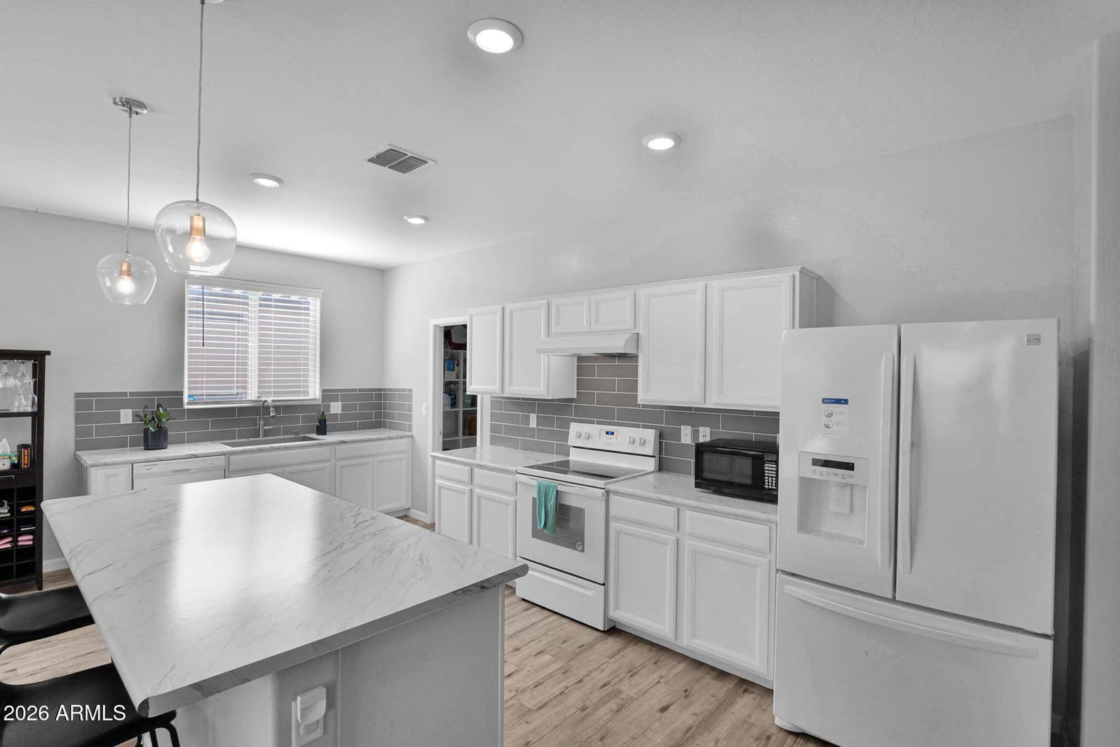 1818 E GROVE Street, Phoenix, AZ 85040 — photo 2 of 32