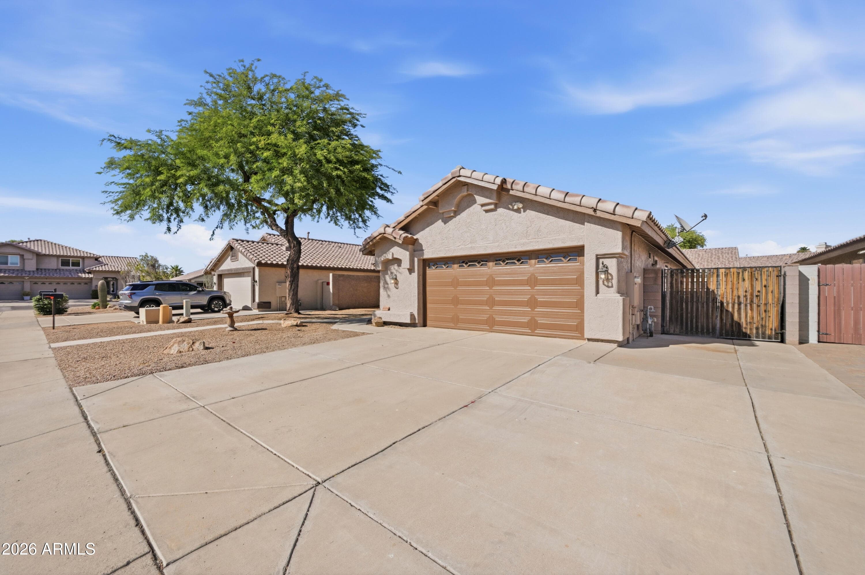 16529 N 89TH Avenue, Peoria, AZ 85382 — photo 3 of 35