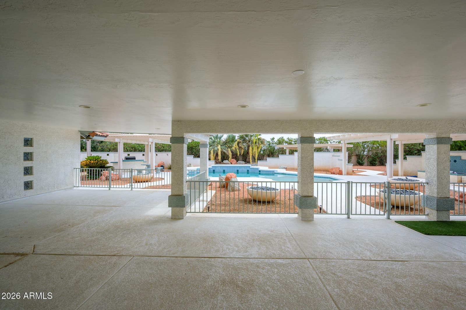 7811 E CHARTER OAK Road, Scottsdale, AZ 85260 — photo 11 of 61