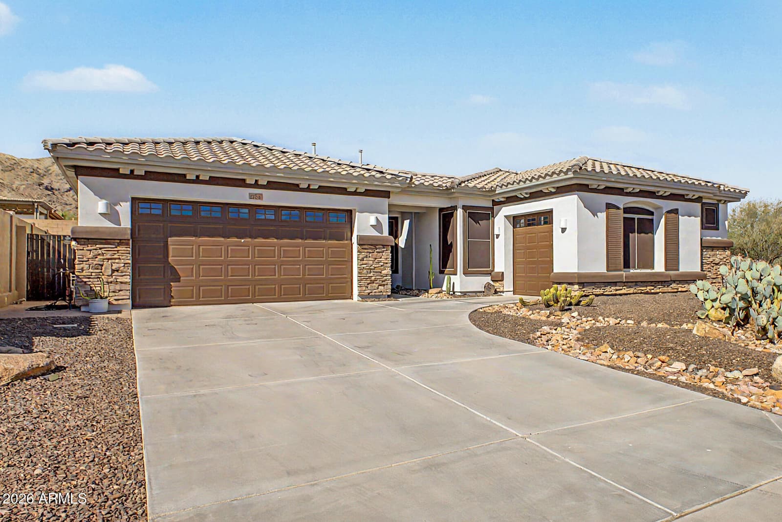 2704 W NIGHTHAWK Way, Phoenix, AZ 85045 — photo 13 of 35