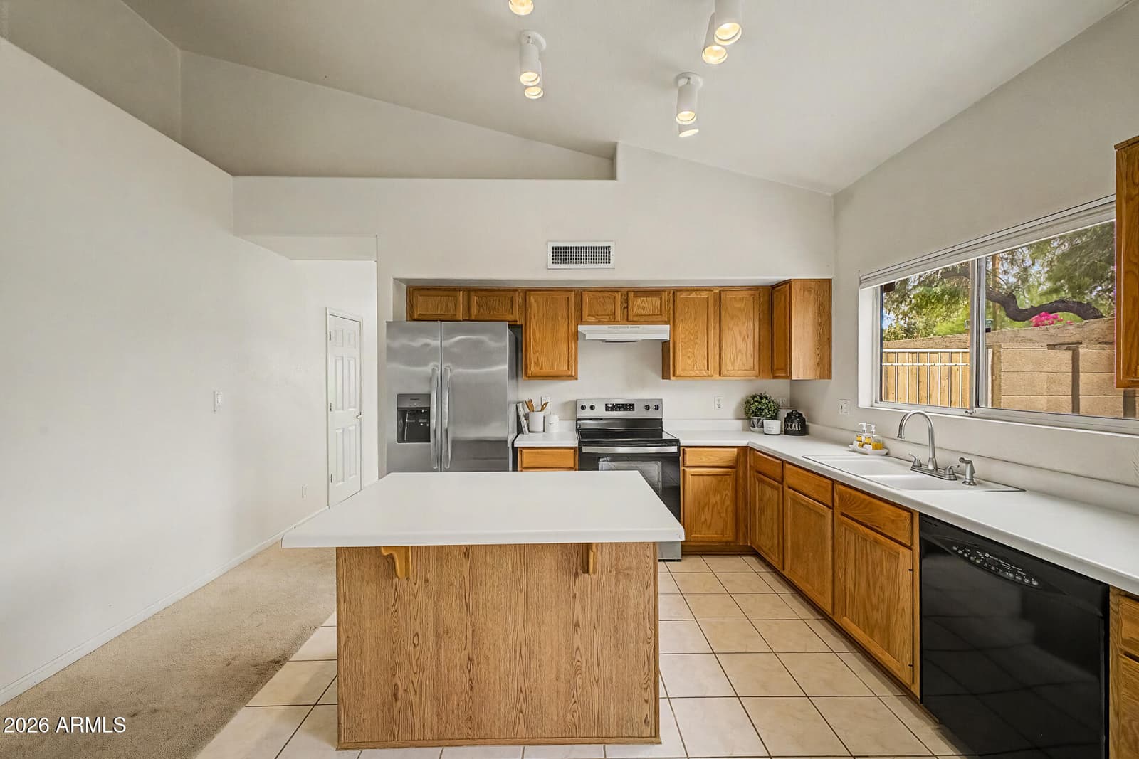 7576 S JENTILLY Lane, Tempe, AZ 85283 — photo 6 of 34