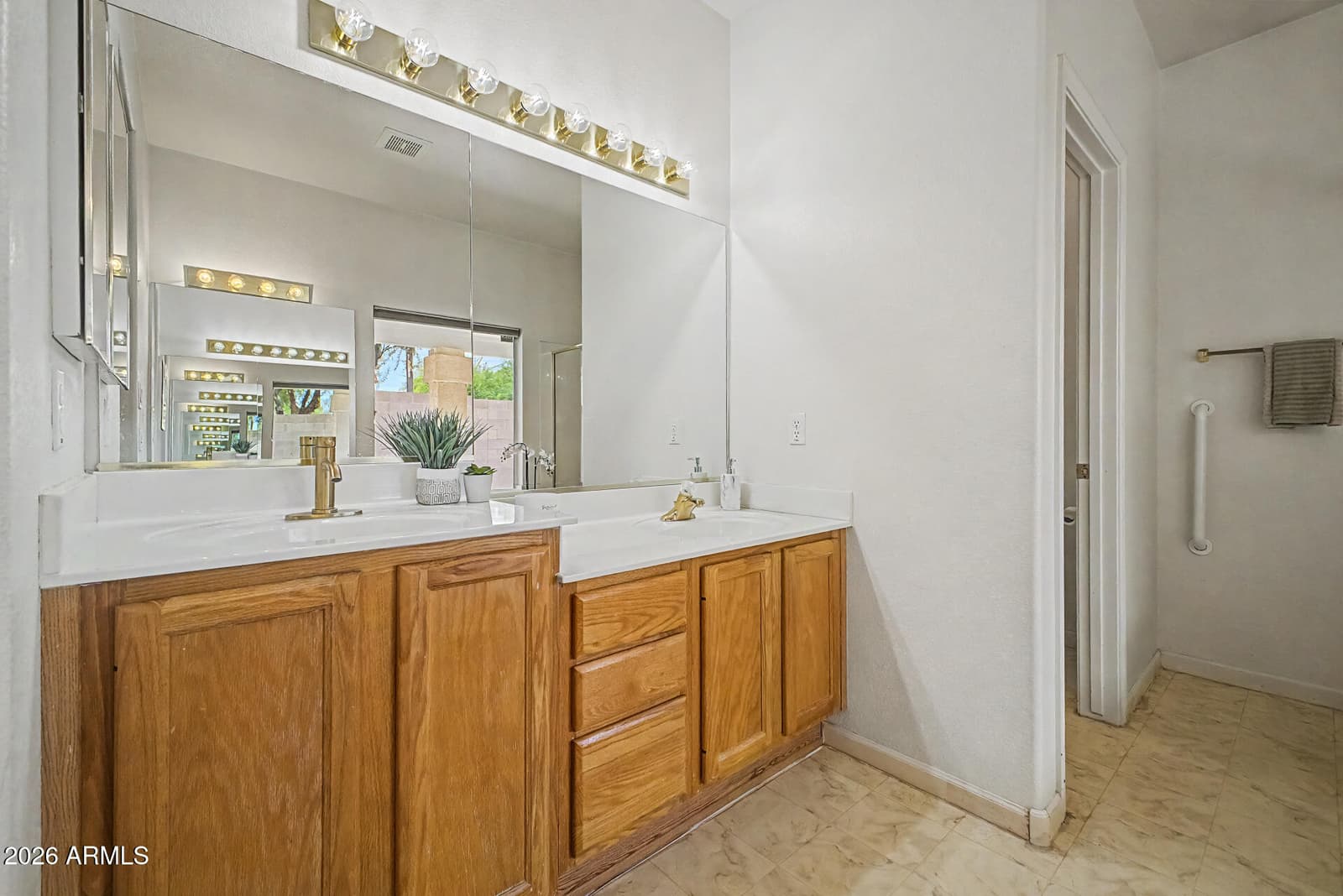 7576 S JENTILLY Lane, Tempe, AZ 85283 — photo 17 of 34