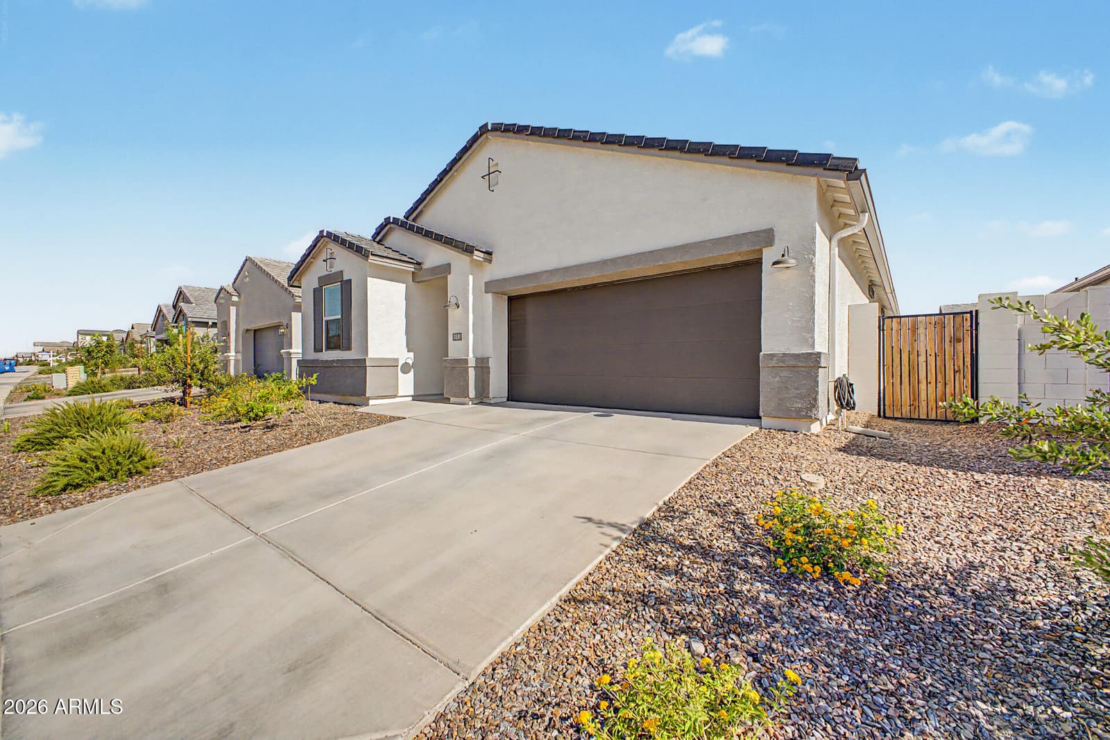 1881 W STANTON Avenue, Apache Junction, AZ 85120 — photo 5 of 36