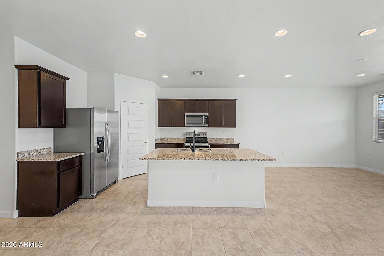 1881 W STANTON Avenue, Apache Junction, AZ 85120 — photo 10 of 36
