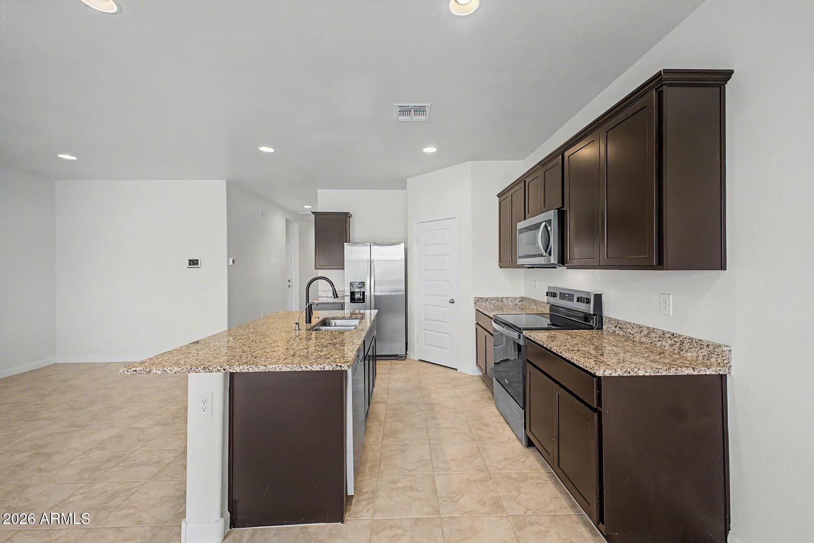 1881 W STANTON Avenue, Apache Junction, AZ 85120 — photo 12 of 36