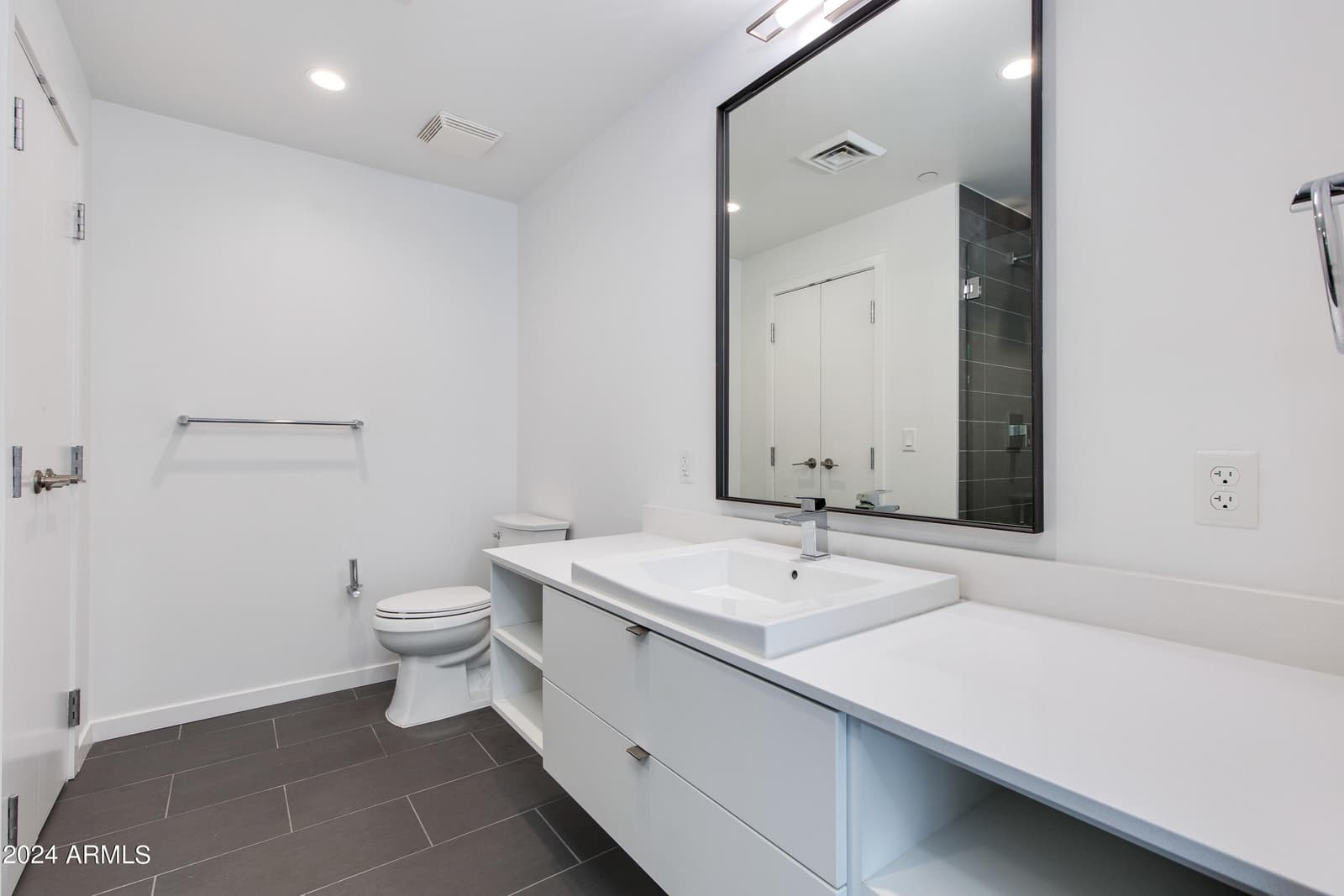 200 W PORTLAND Street 511, Phoenix, AZ 85003 — photo 13 of 21